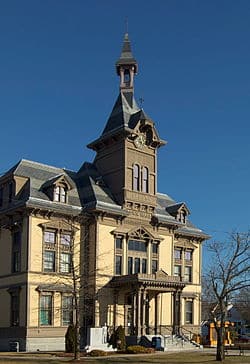 Saugus-Town-Hall1